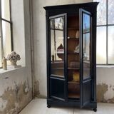 Napoleon 3 walnut window glass cabinet