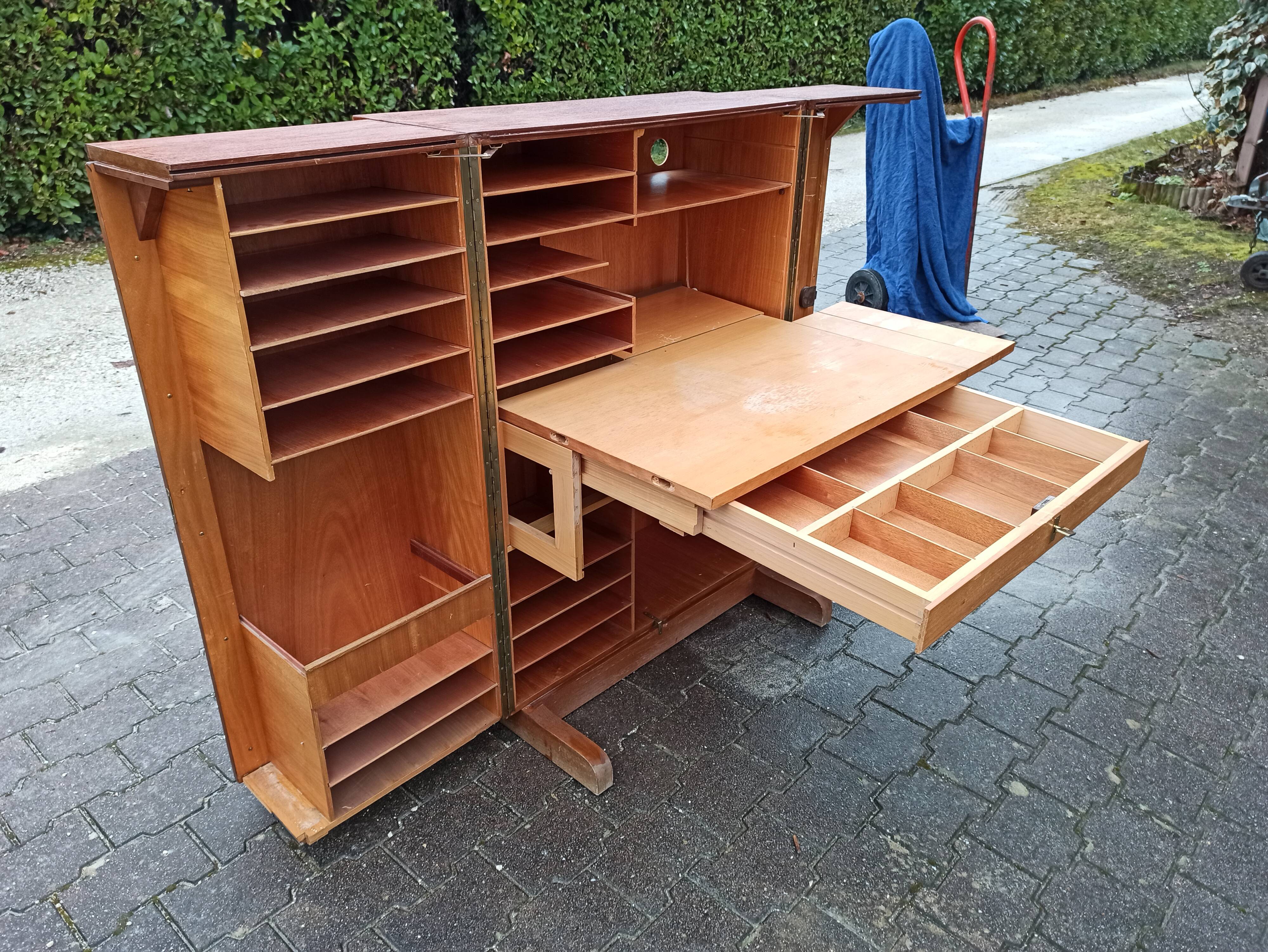 Folding desk says "Magic box" by designers Mummenthaler - Meier, Switzerland