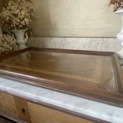 Grand plateau vintage,  marqueterie de bois sous verre