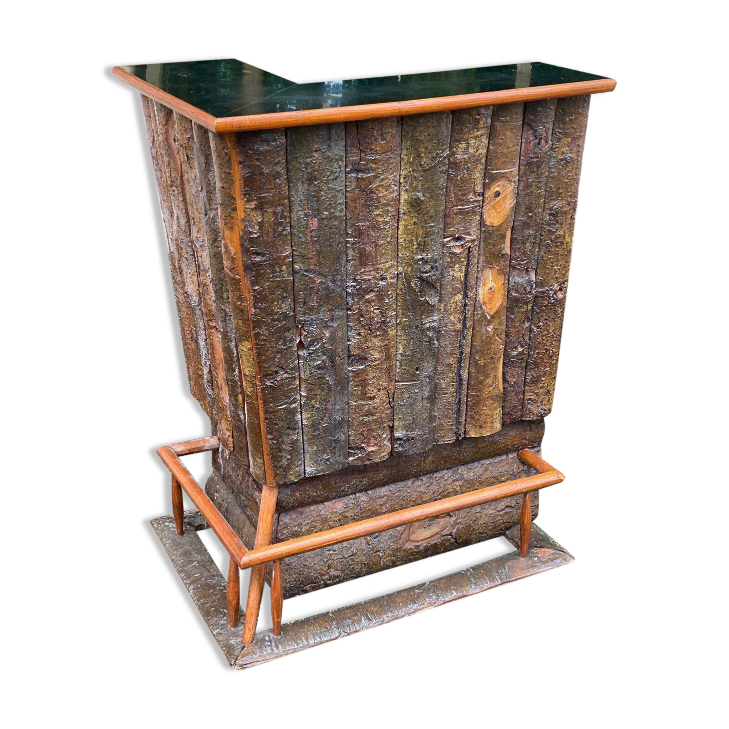 Brutalist wooden bar cabinet with 2 stools