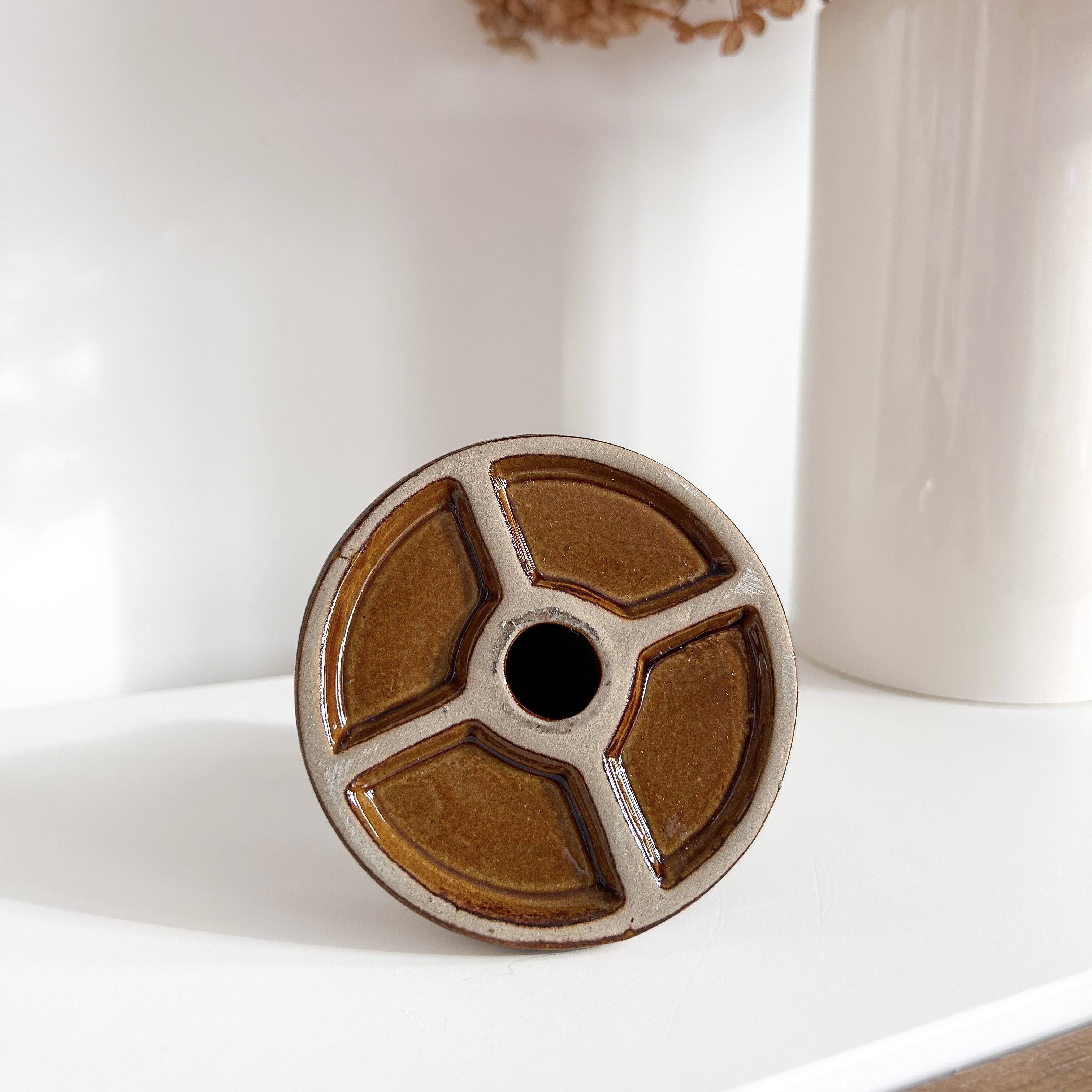 CERAMIC CANDLE HOLDER