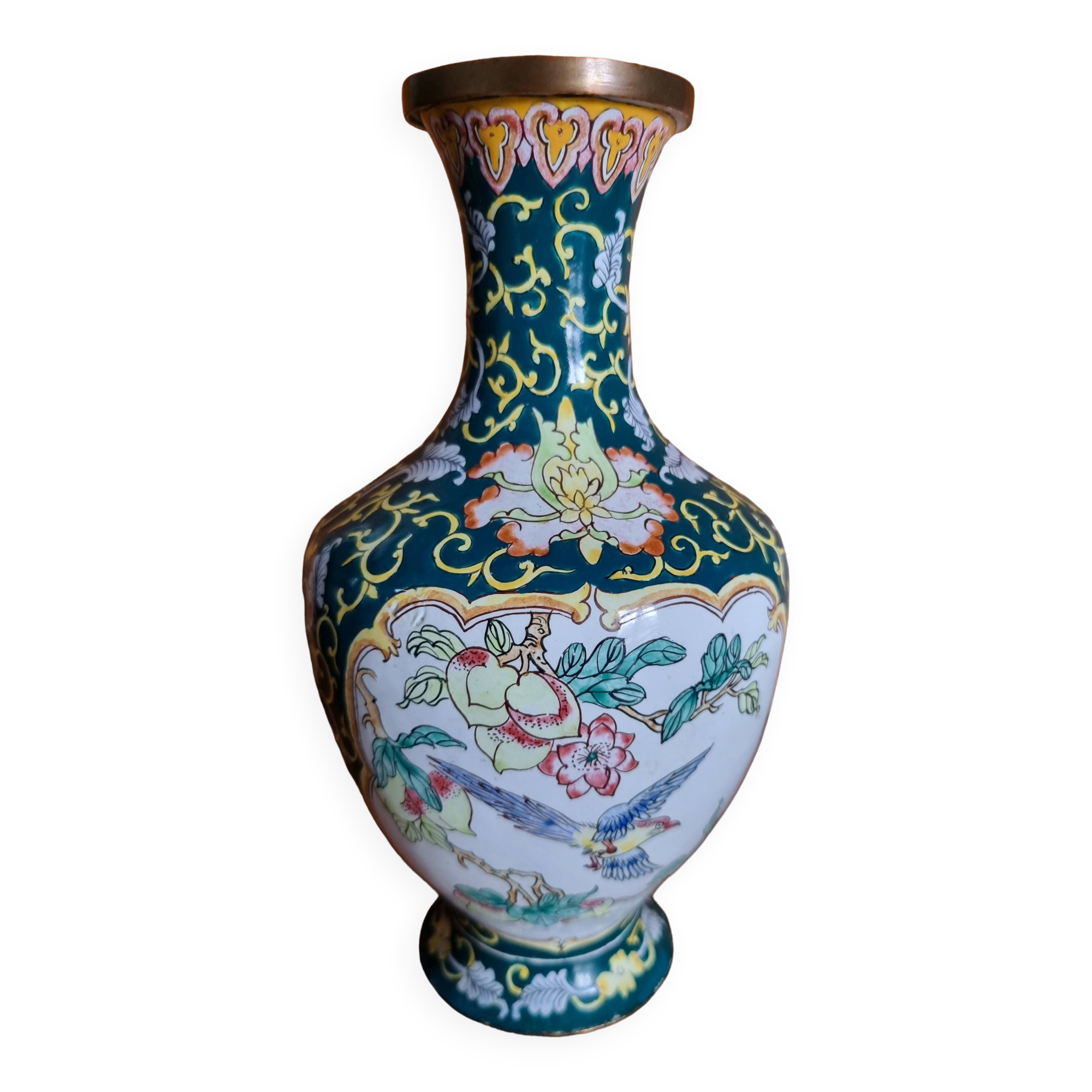 Baluster-shaped Canton enamel vase
