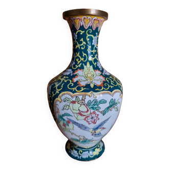 Vase en émaux de Canton forme balustre