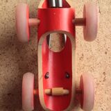 Jouet en bois E Racer Hape formule 1 en bambou rouge