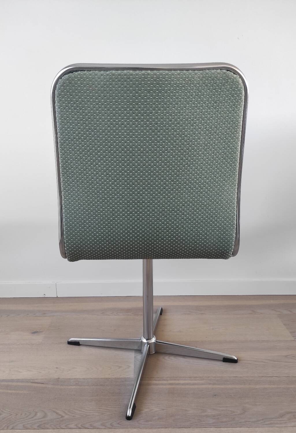 Suite de 6 chaises pivotantes Roche Bobois, 70's