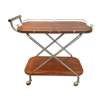 Serving table
