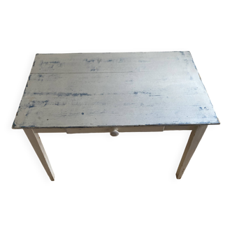 White farmhouse table