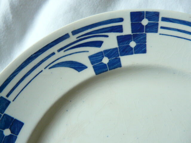 Set of 7 flat plates Moulin des Loups and Hamage model Comet