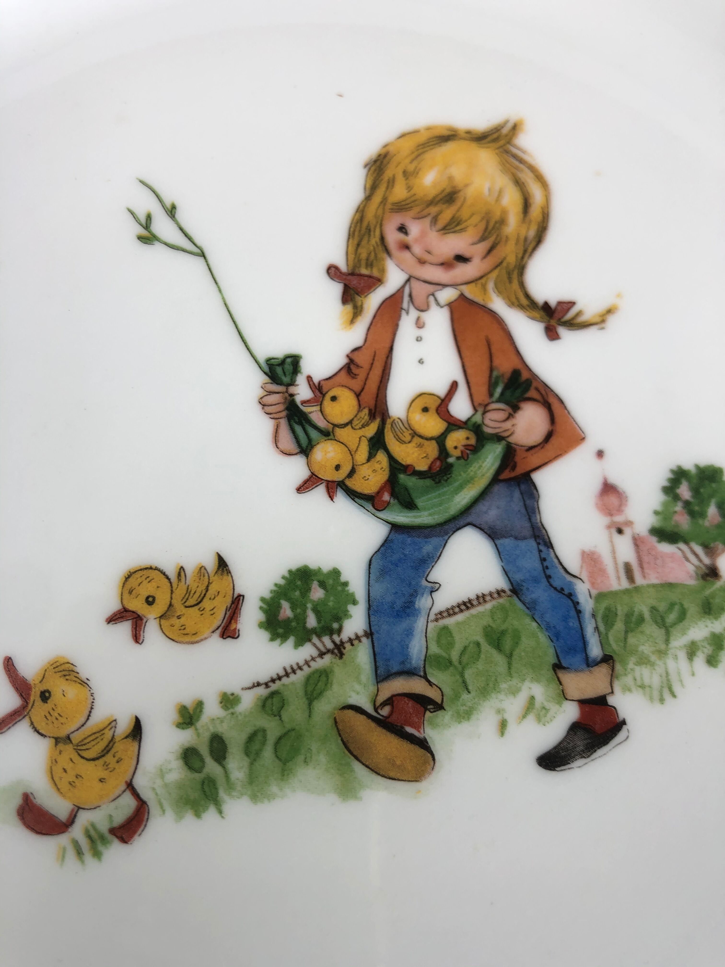 Children's hollow plate