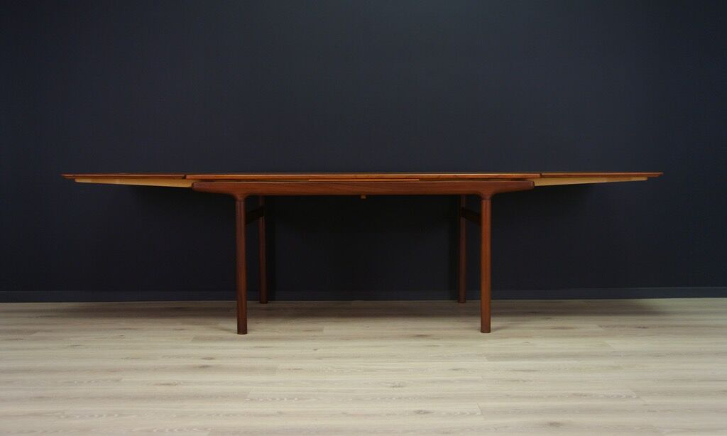 Johannes Andersen dining table classic teak