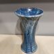 Vase en grès émaillé bleu signé