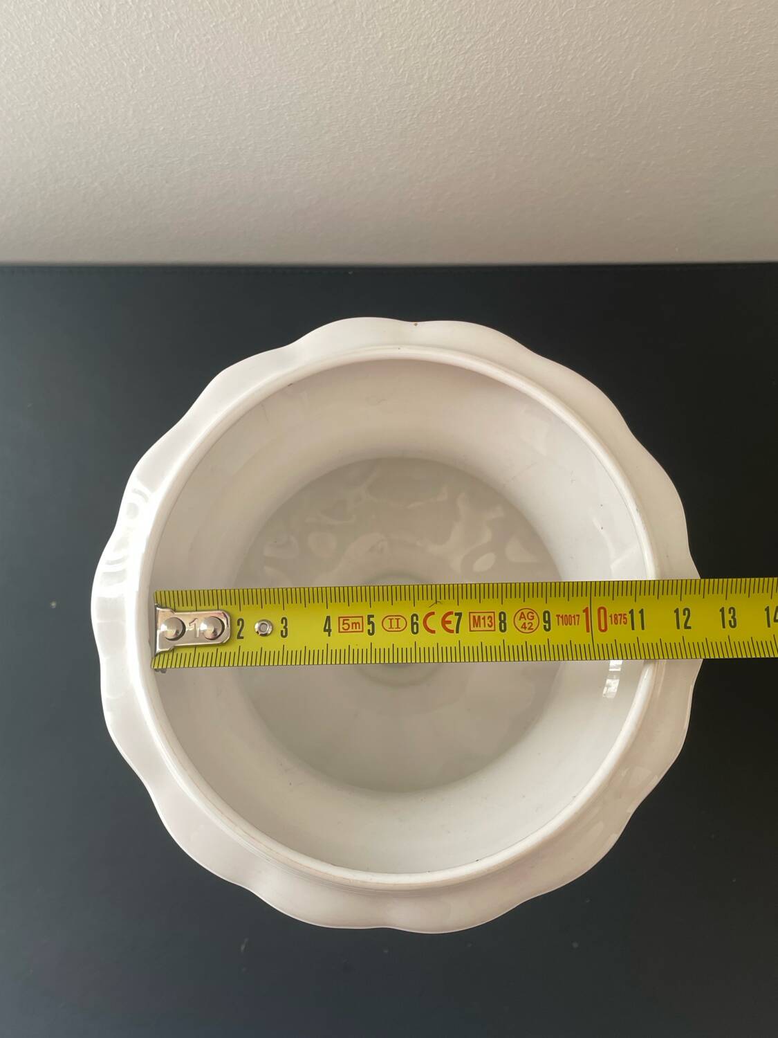 Small Medici vase in white porcelain