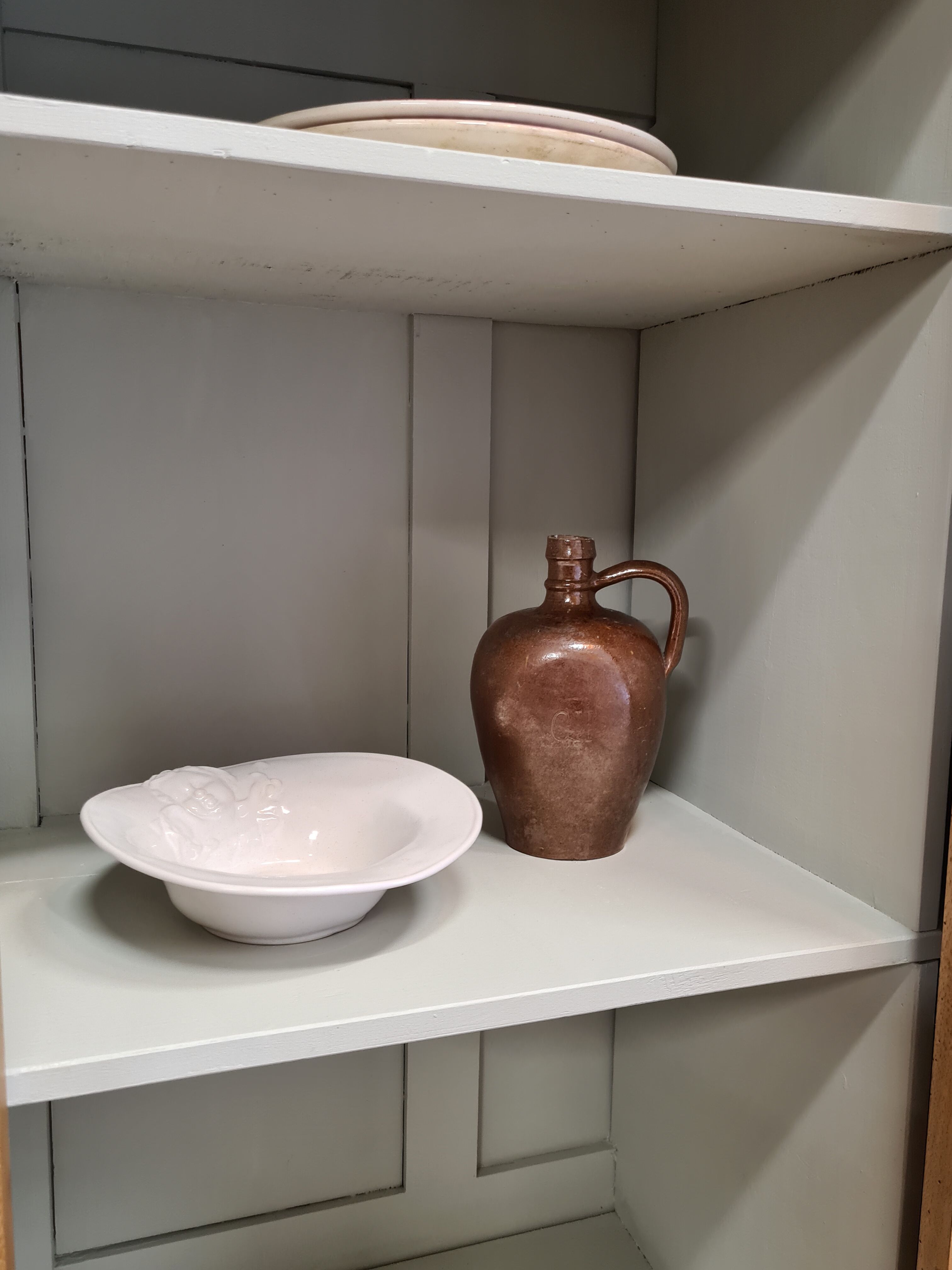Small convent cabinet
