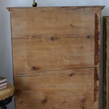 Old atisanal wooden library showcase