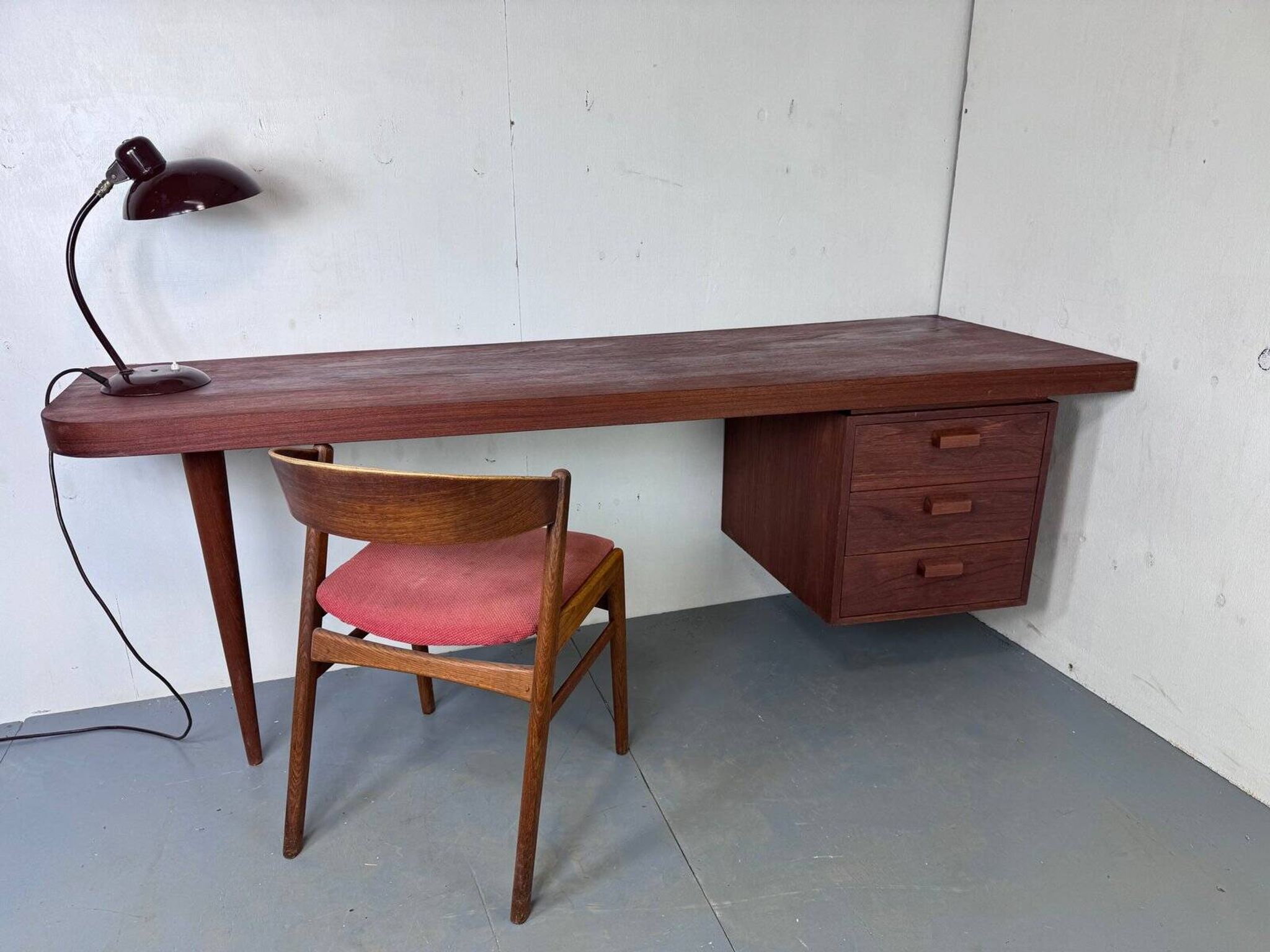 Bureau danois moderniste en teck, années 1950