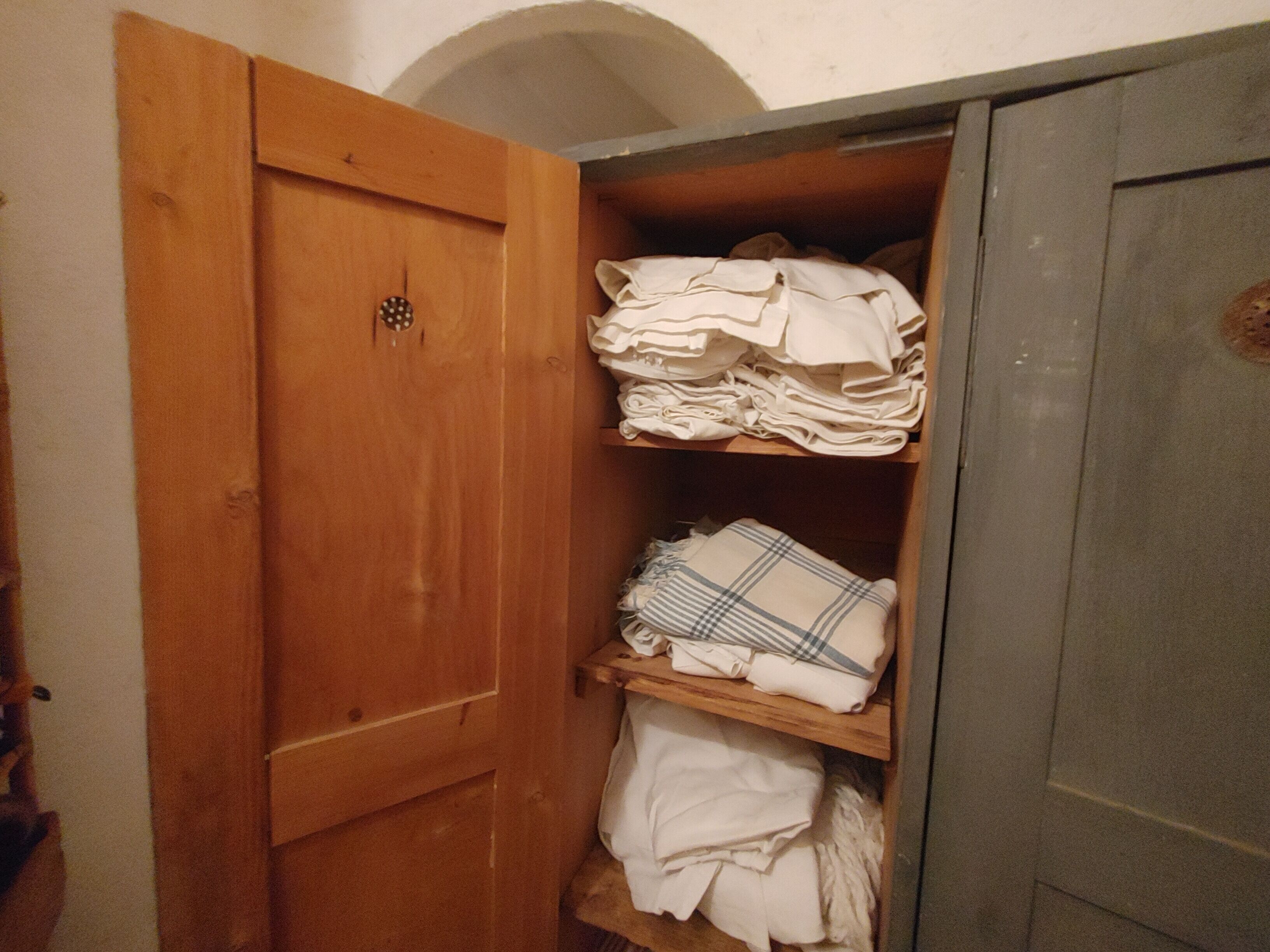 Former Parisian cabinet