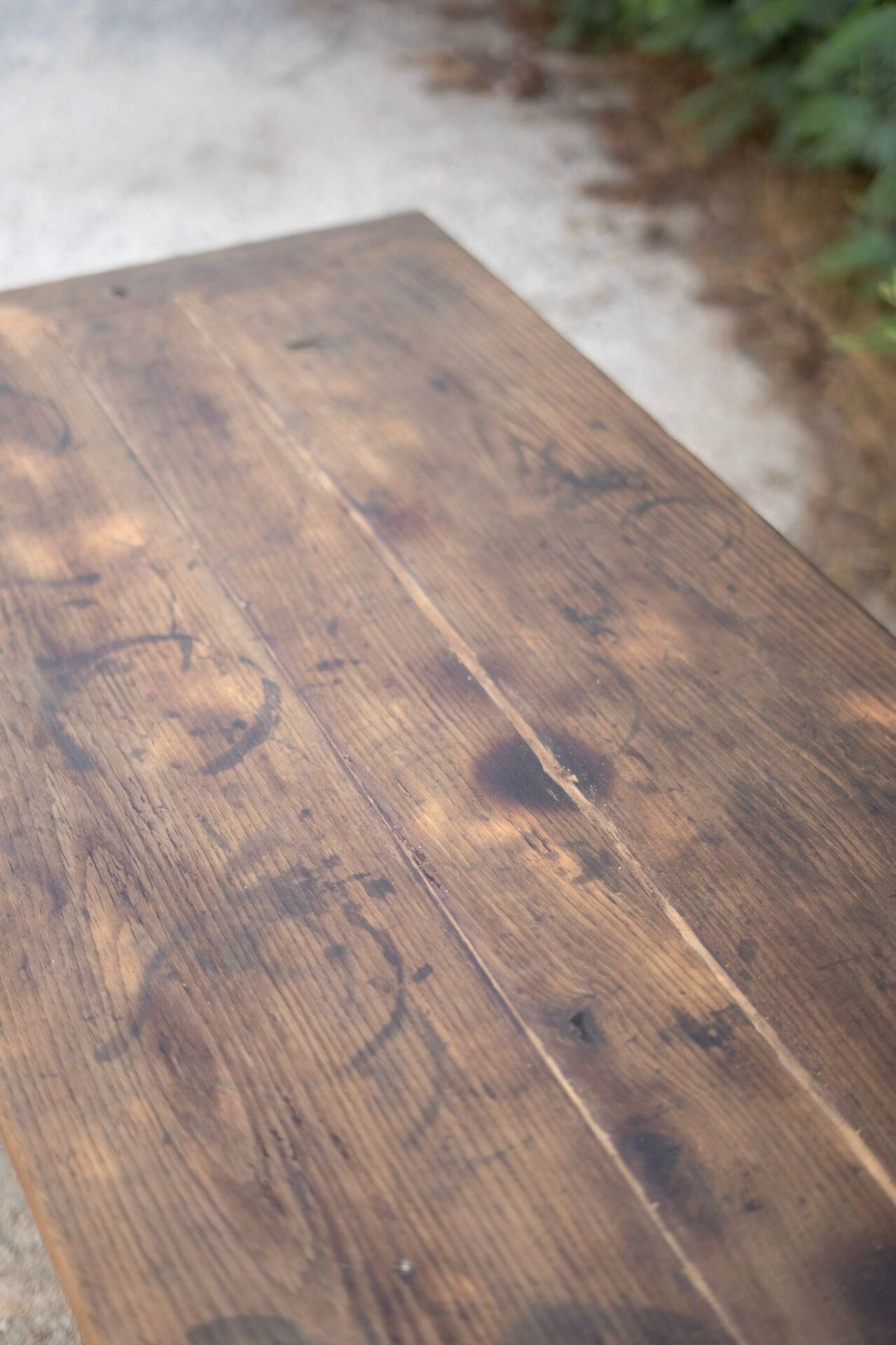 Table and benches set