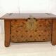 Coffre en bois sculpté de style gothique