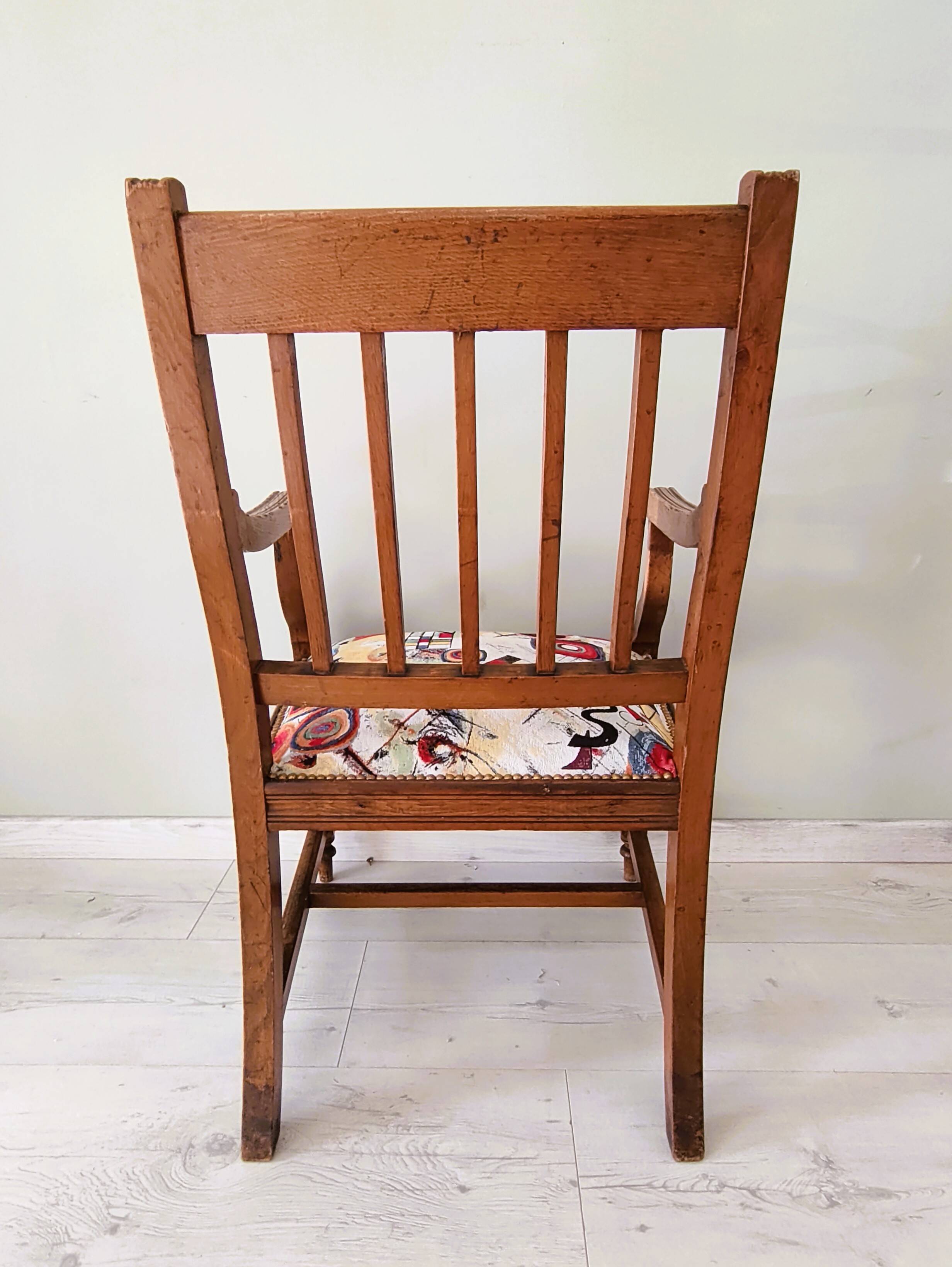 English style armchair in solid wood