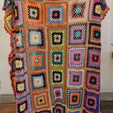 Plaid vintage au crochet multicolore motif granny