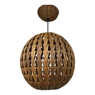 Suspension boule en osier foncé tressé