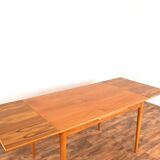 Table à manger extensible en teck danois du milieu du siècle, années 1960.