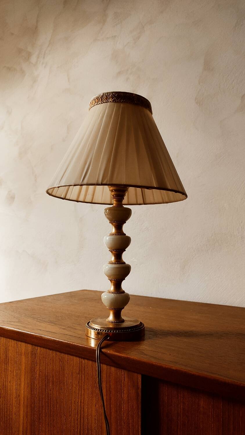 Retro green onyx lamp