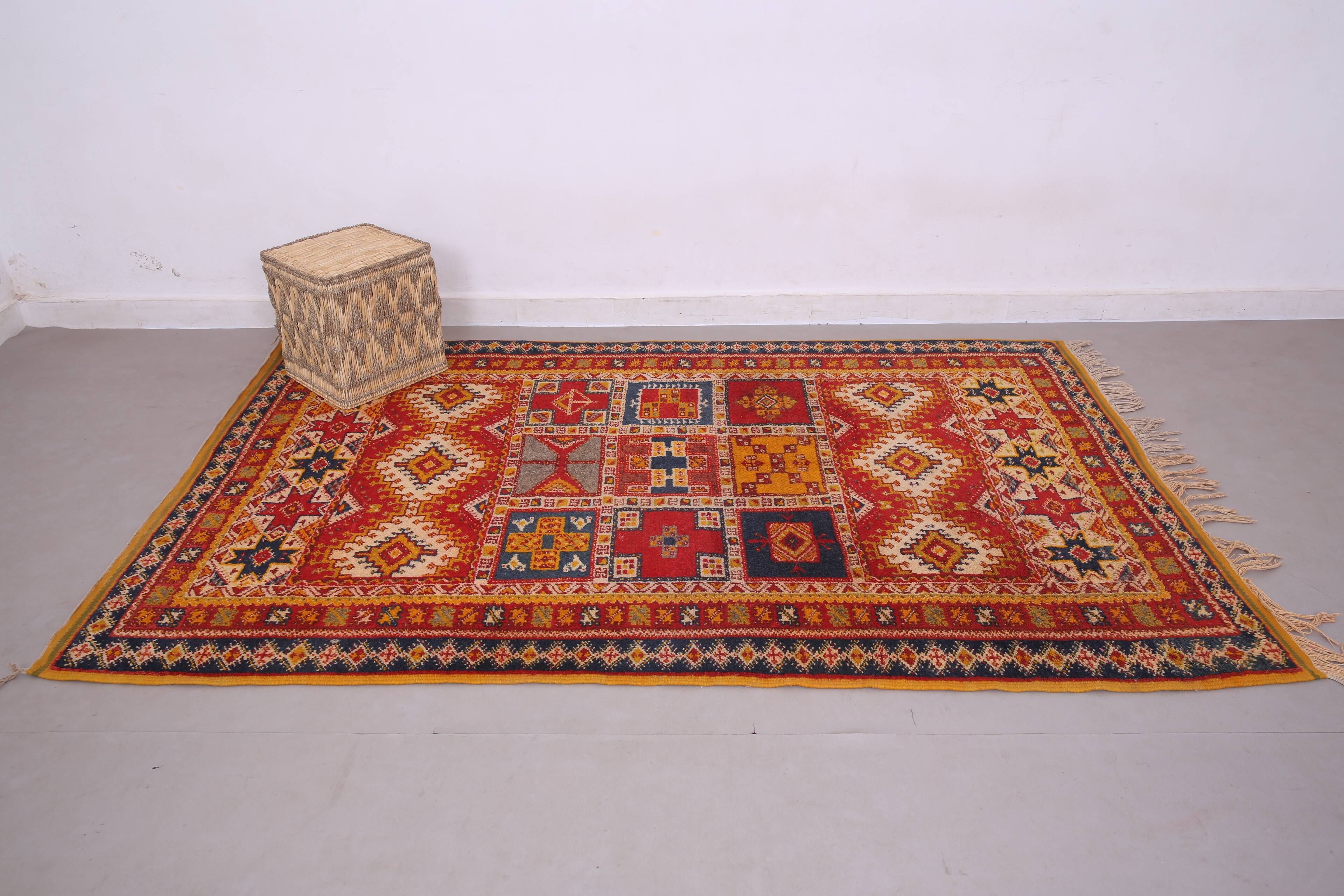 Vintage Moroccan Taznakht Rug 166 x 252 cm - Berber Wool Rug - Handmade Rug