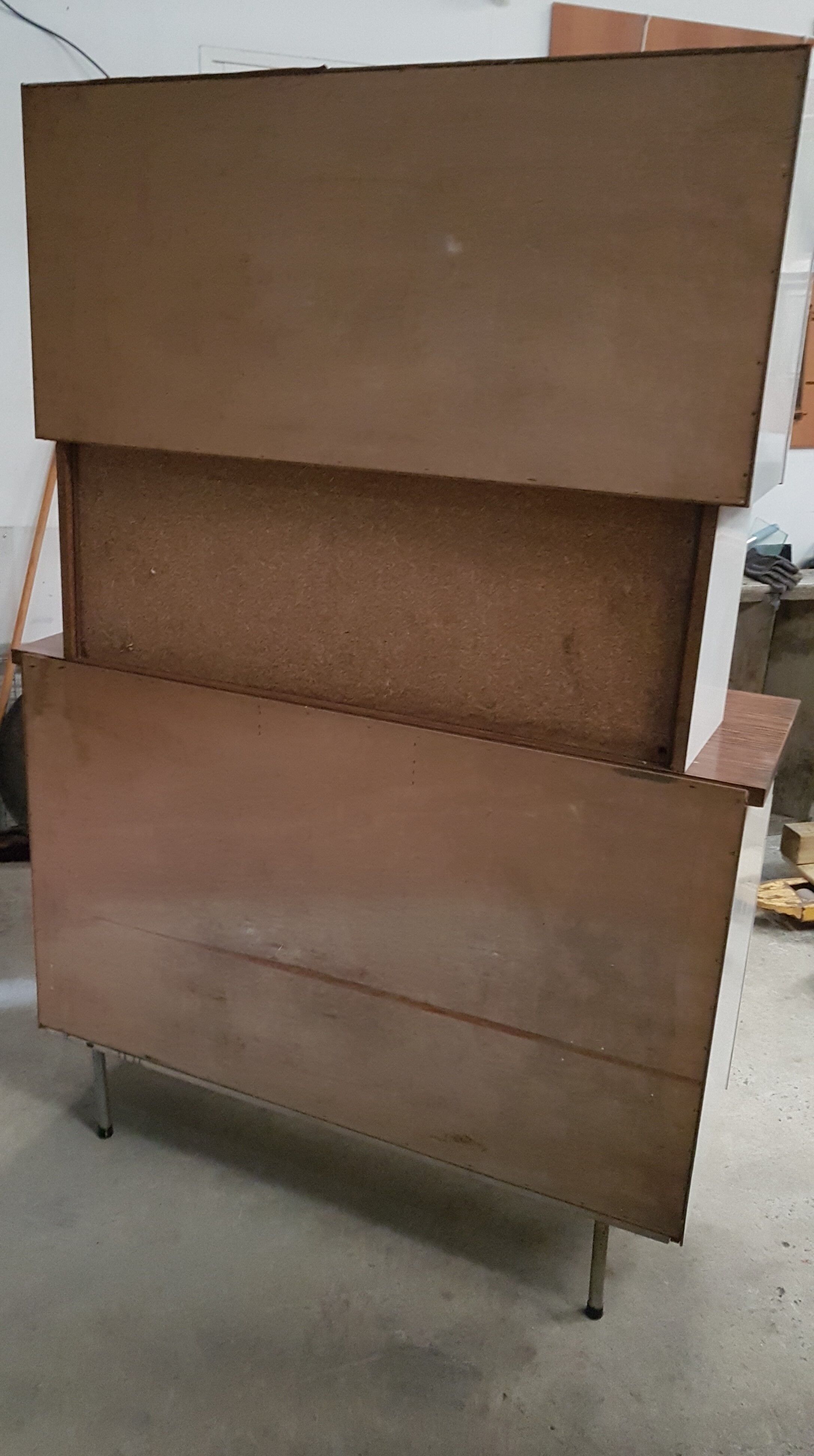 Kitchen furniture in formica