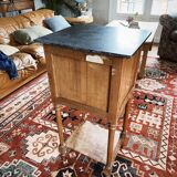 Table de chevet ancienne en bois avec plateau en marbre