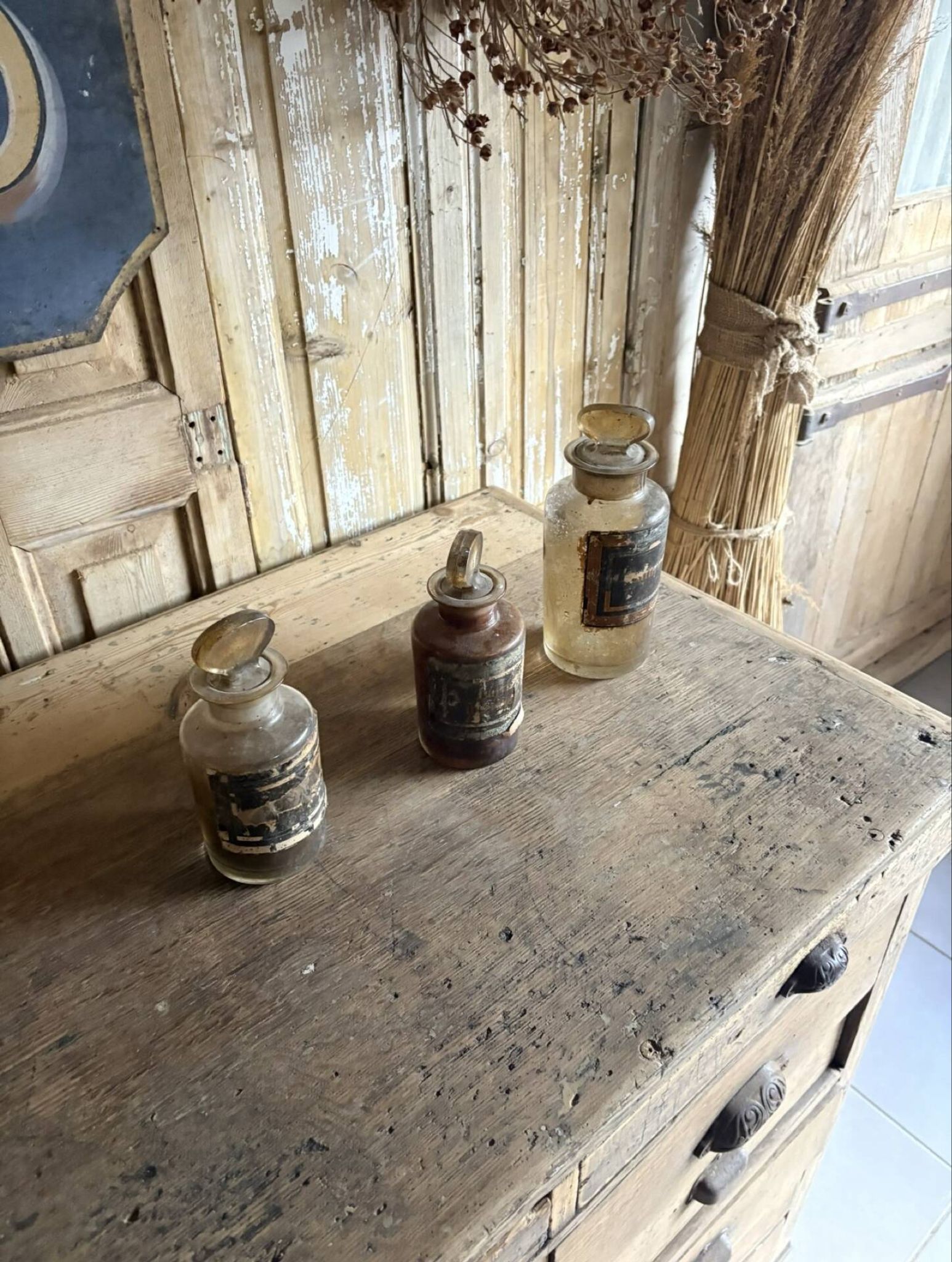 Magnifique Ancien Comptoir De Commerce En Chêne À Nombreux Tiroirs