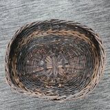 Oval wicker basket