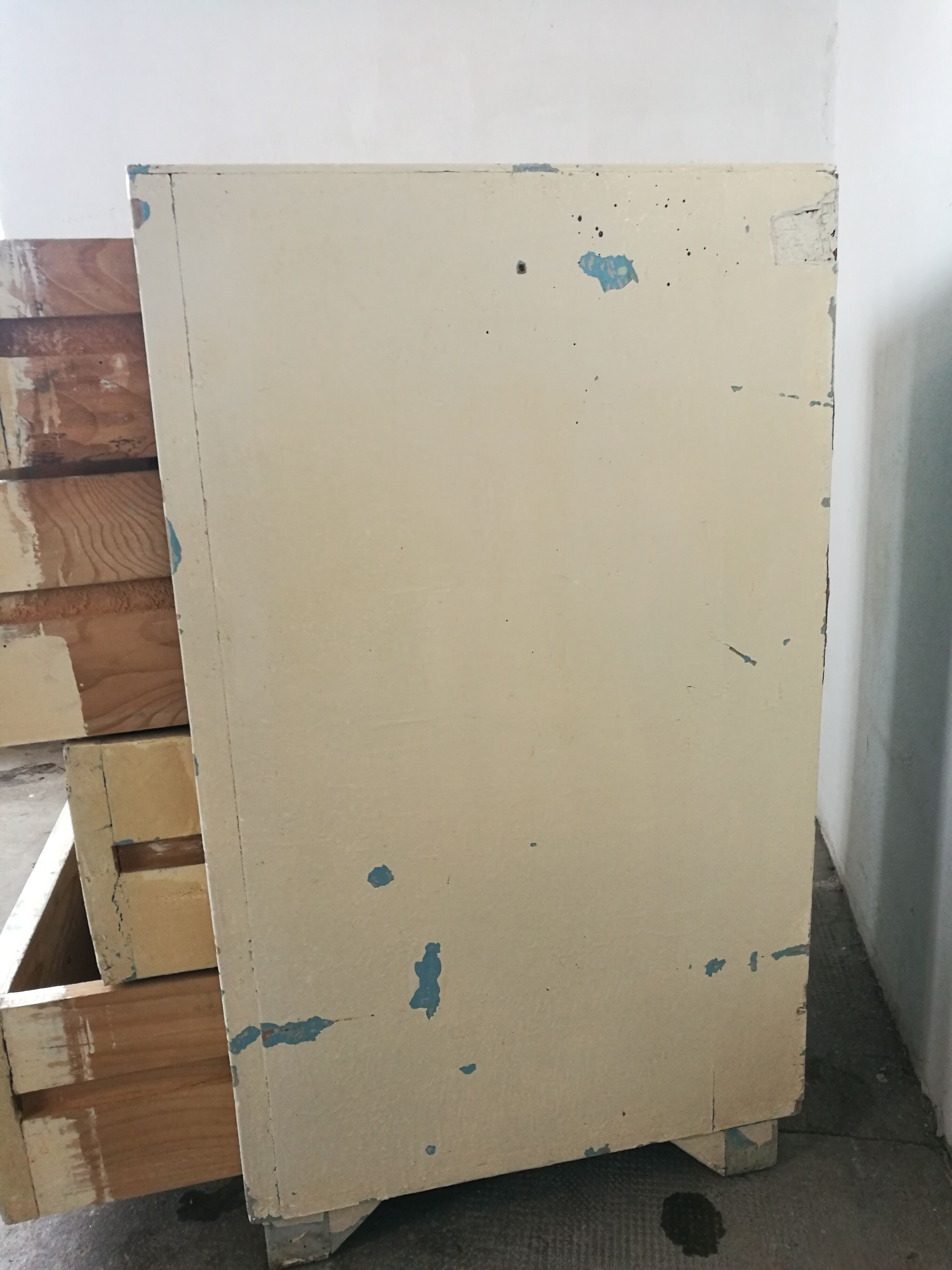 Workshop cabinet with drawers