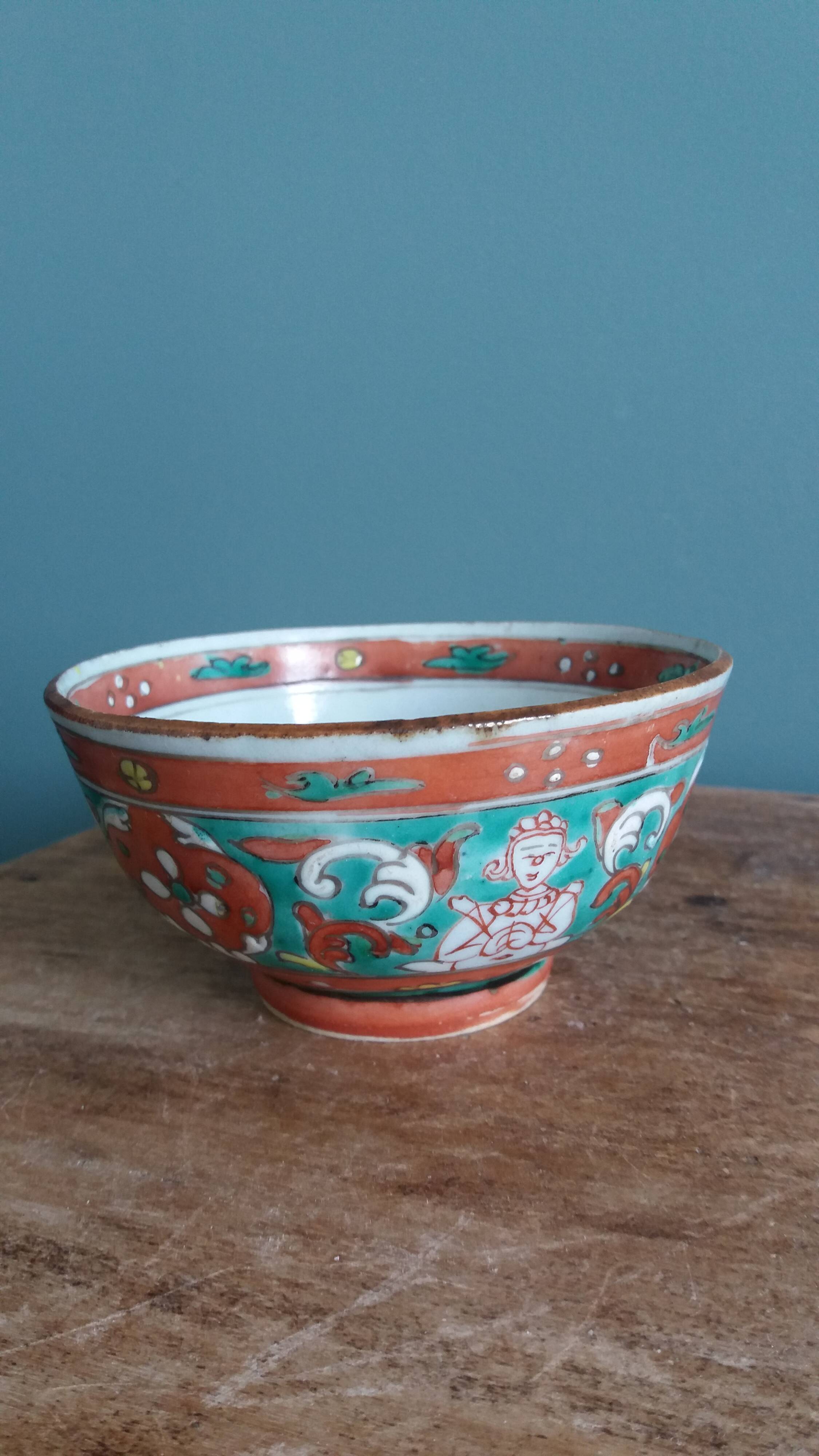 Ancient Chinese ceramic bowl from the 19th century in Bencharong style.