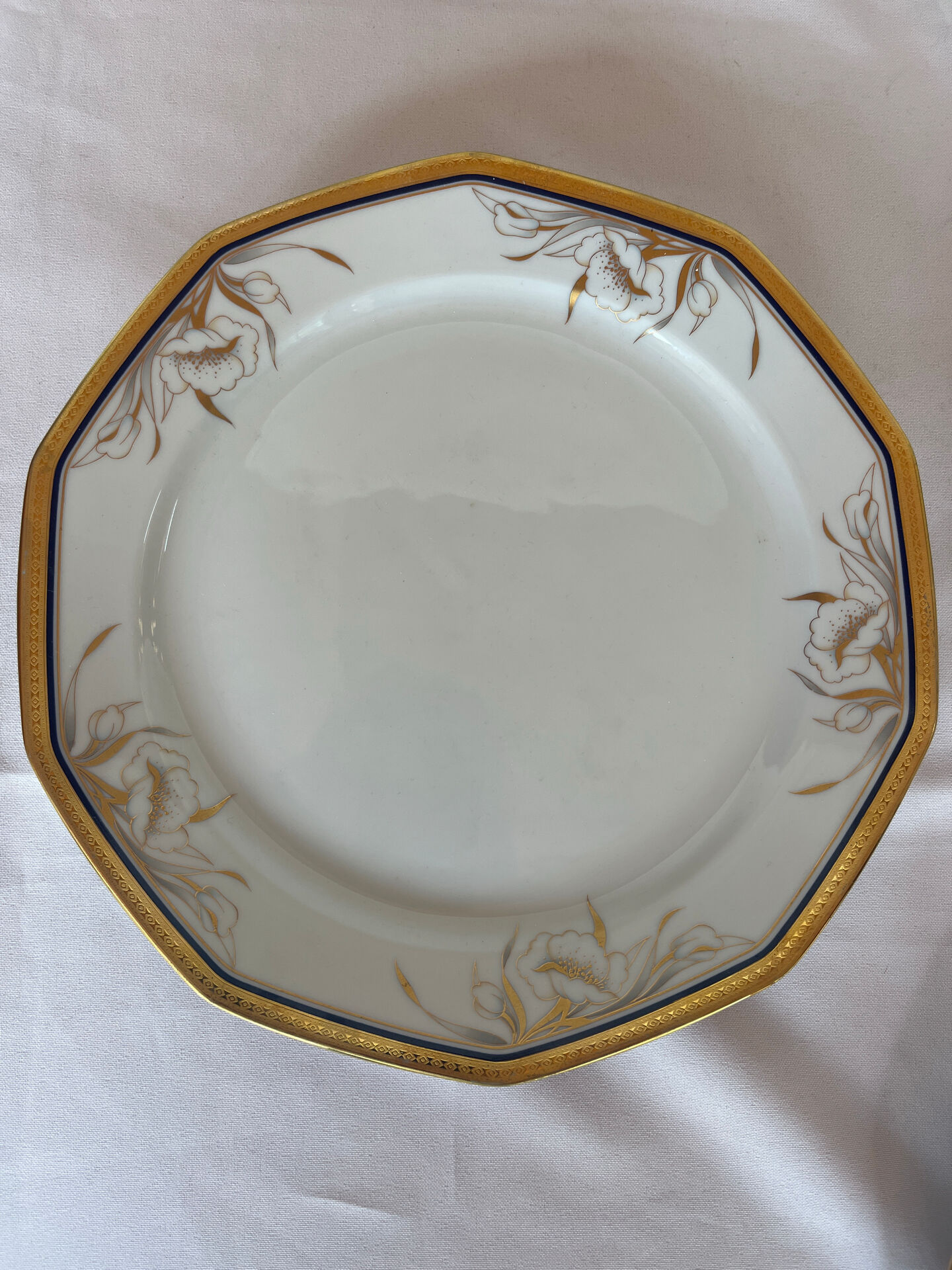 Porcelain plates