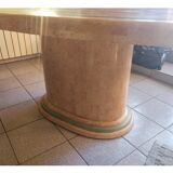 Table ovoide en travertin rose et vert vers 1975