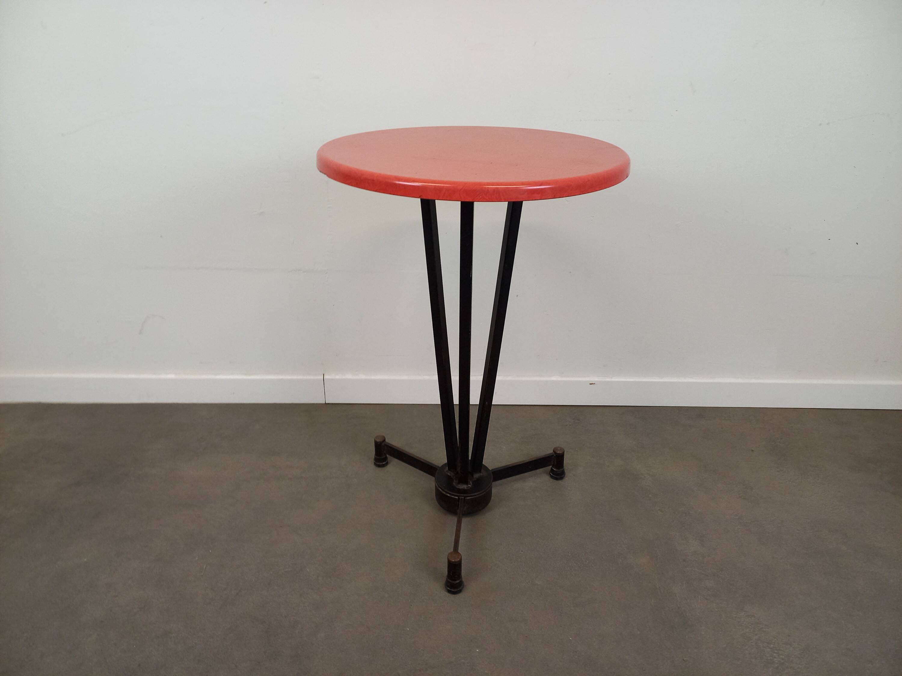 1950s Parisian bistro pedestal table