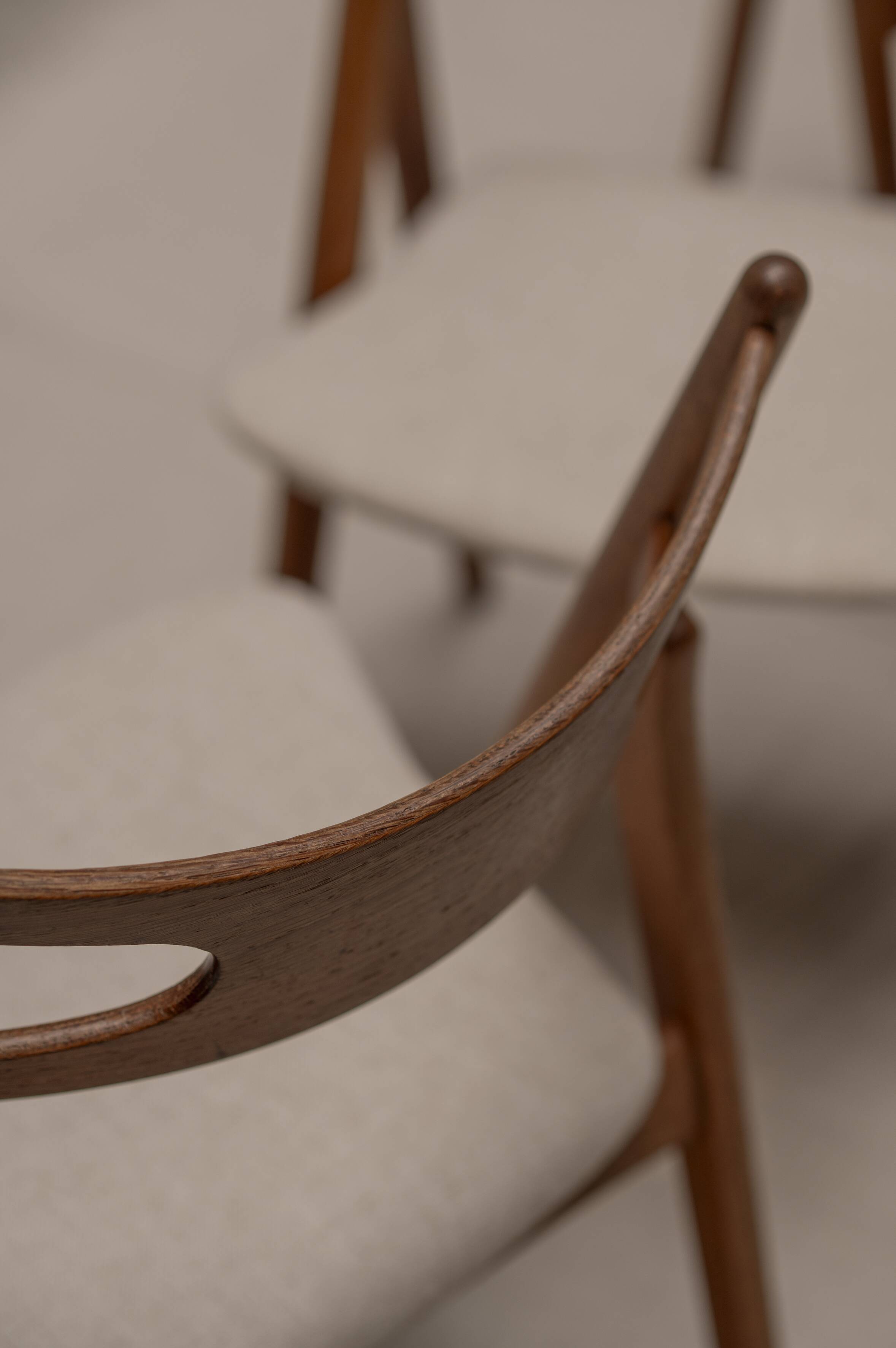 Hans J Wegner 'Sawbuck' CH29 Dining Chairs