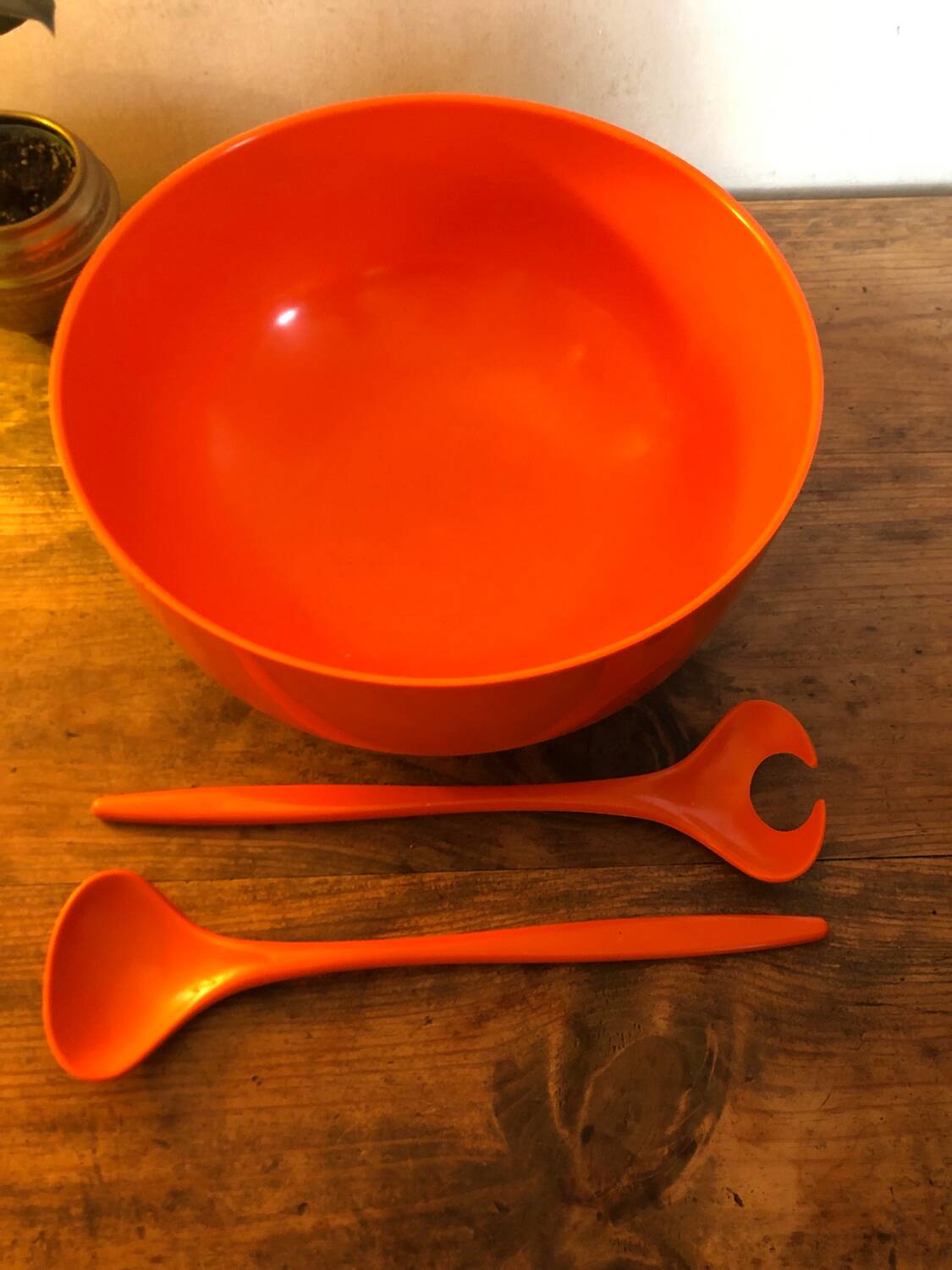 Seventies salad bowl