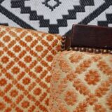 Banquette ancienne, tissu velours
