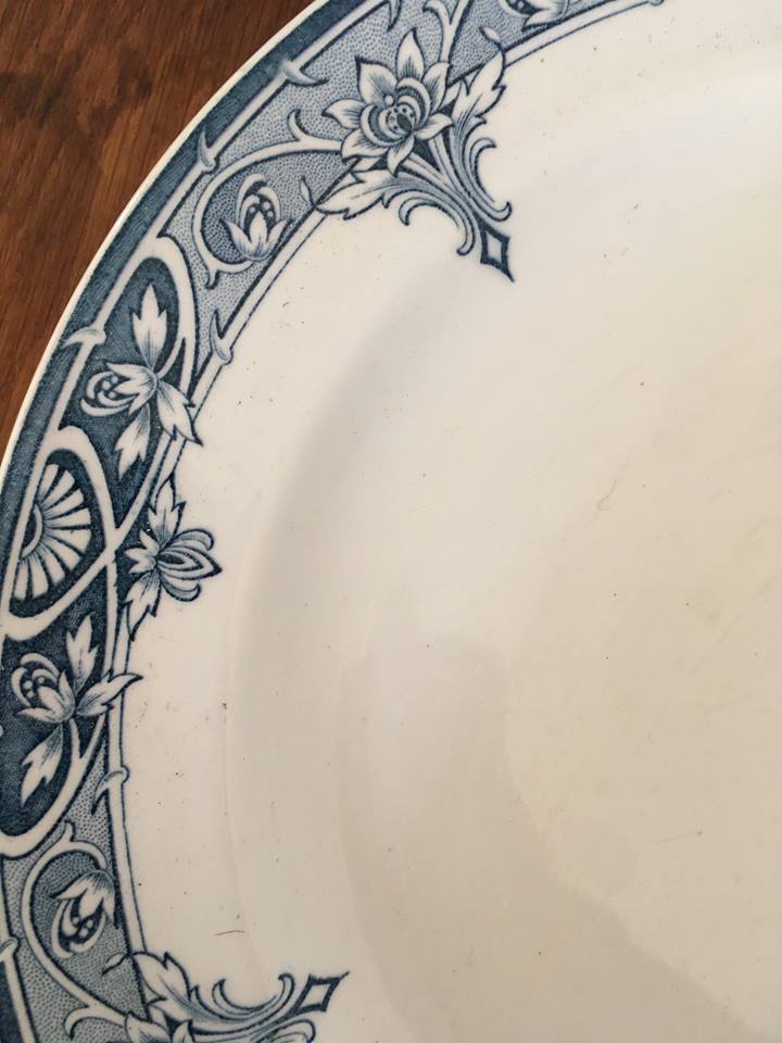 Together six dinner plates St Amand & Hamage Atlantic collection.