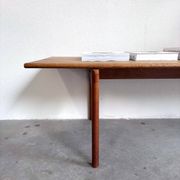 Table basse vintage Hans J Wegner en chêne