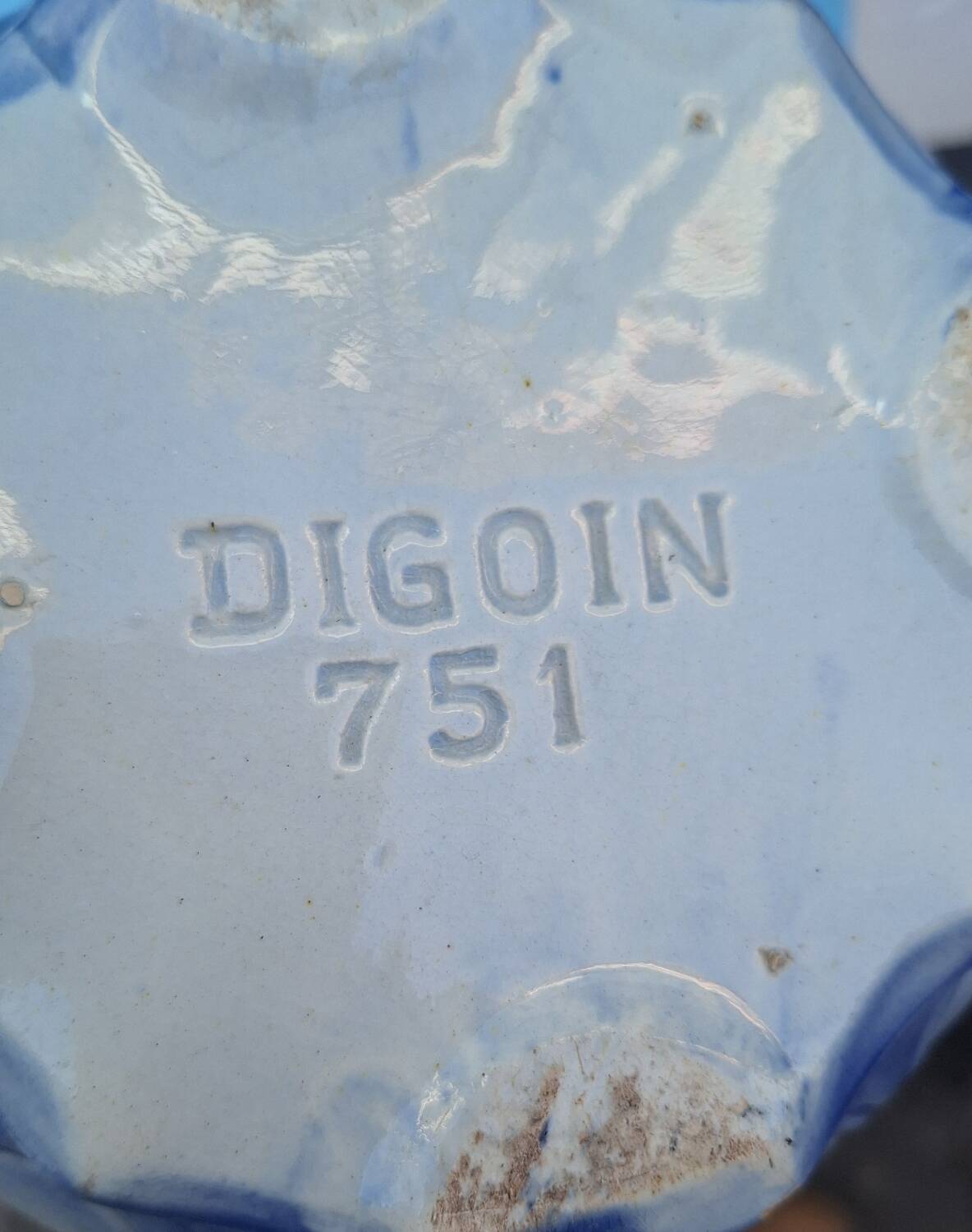 Cache pot en barbotine Digoin