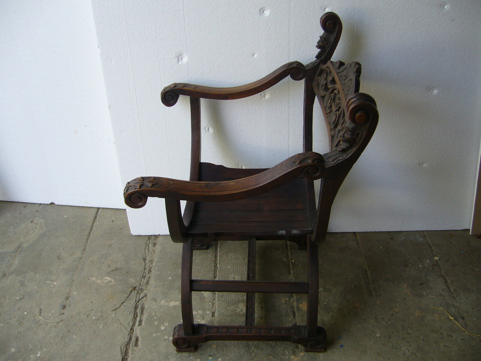 Old Dagobert chair