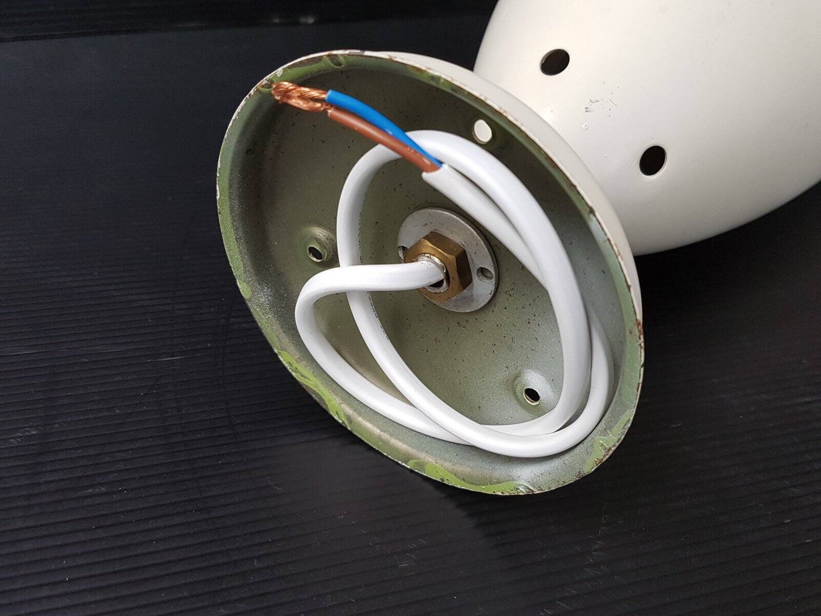 50s beige metal spot lamp on vintage rockabilly swivel.