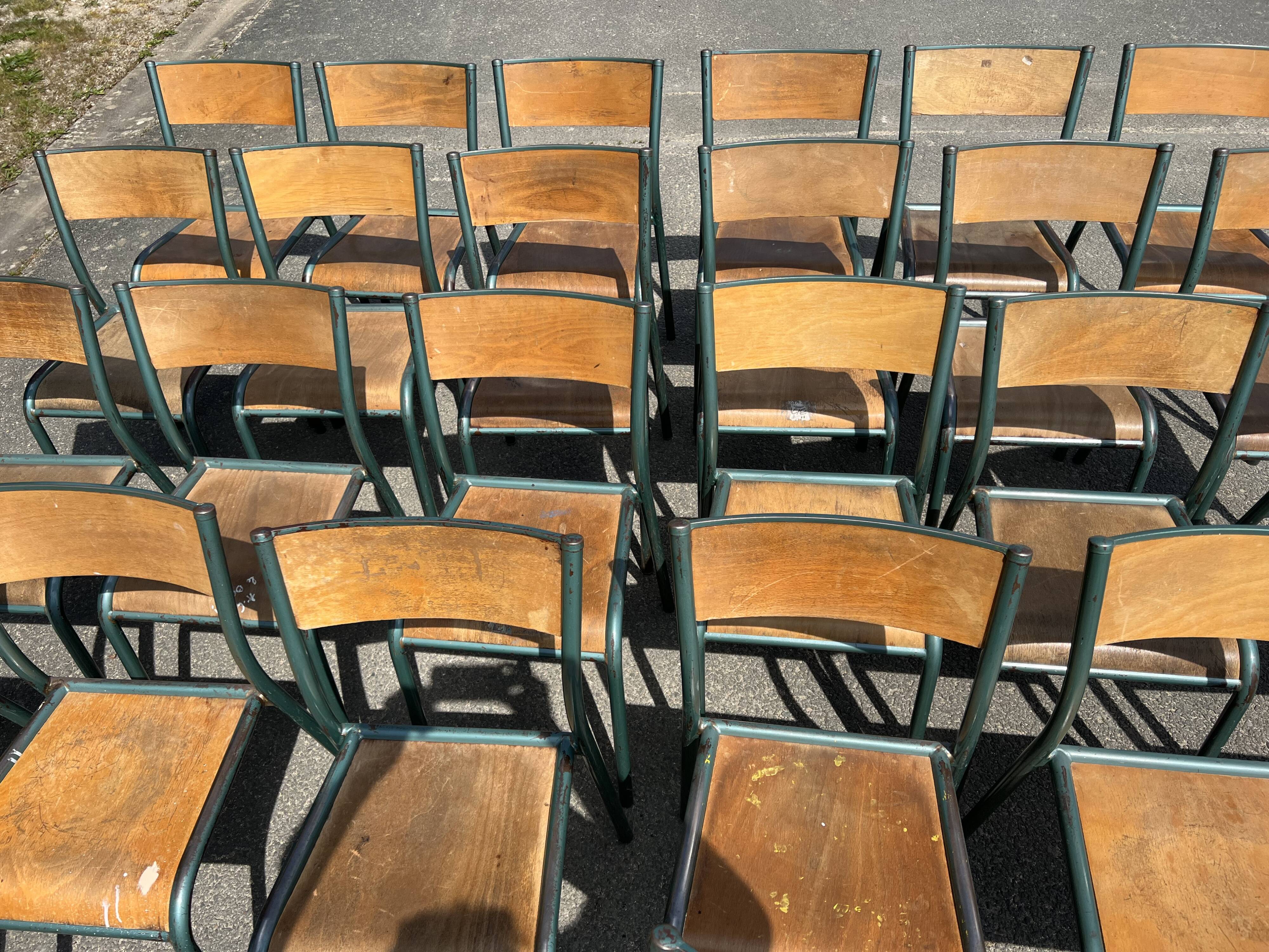Set of 25 old Mullca school chairs model 510.
