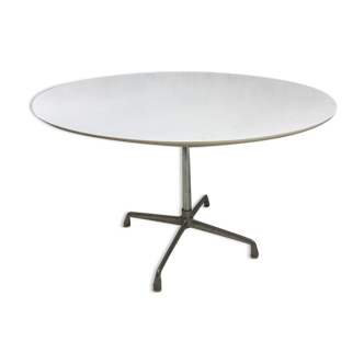 Round dining table, Eames Ray & Charles