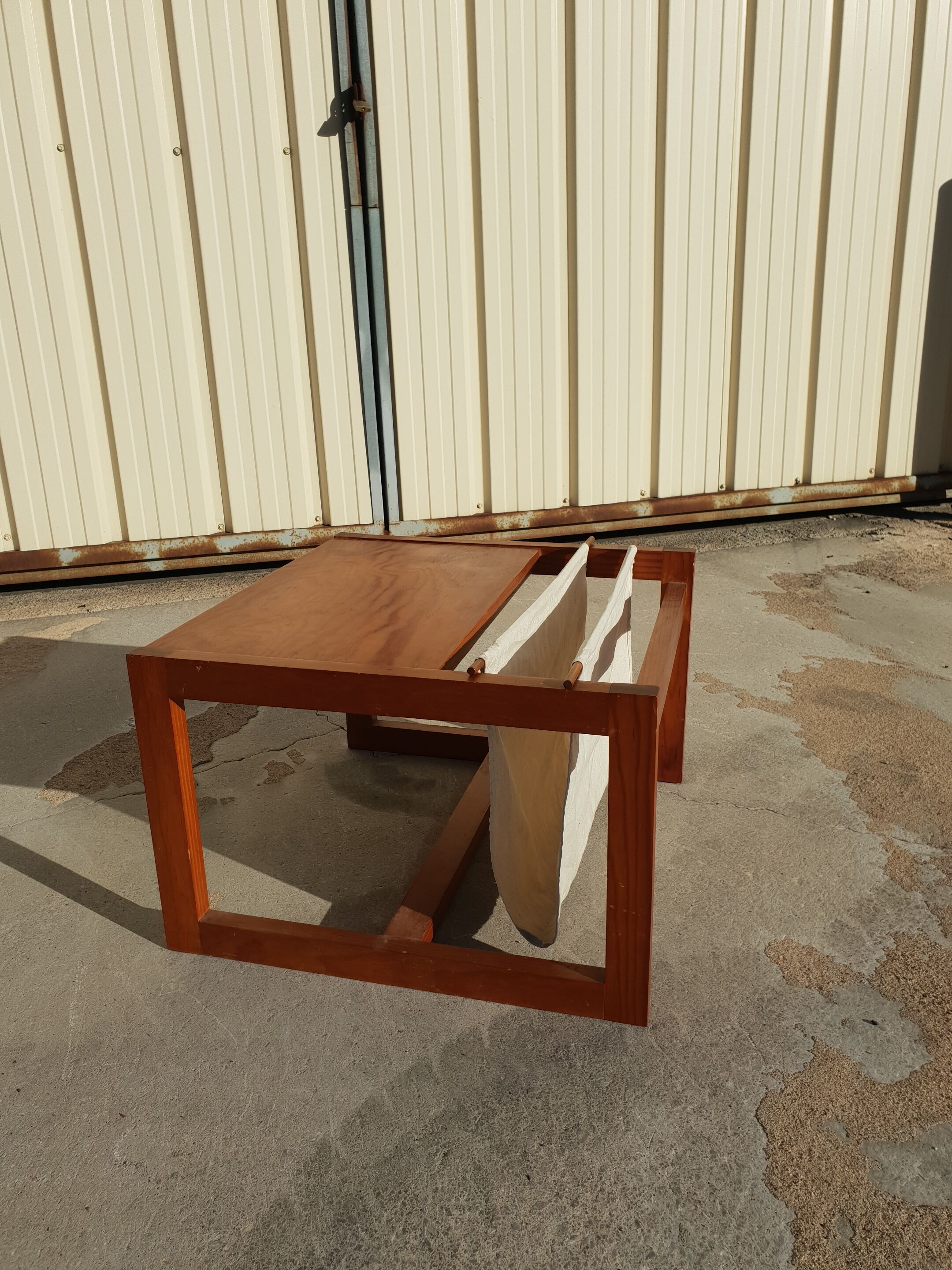 Table basse porte revues scandinave