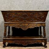 Maie Provencal chest in Louis XV style in carved walnut circa 1880-1900