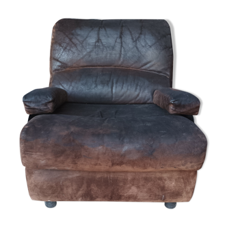 Armchair in leather and chrome metal